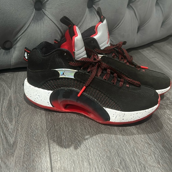 Nike Air Jordan's 35 Bred